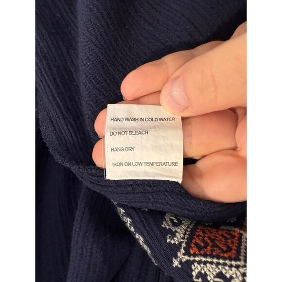 Solitaire 1X Navy Blue Peasant Style Top With Emrboidery - Picture 4 of 7